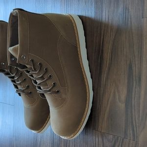 Xray men's Boots size 11